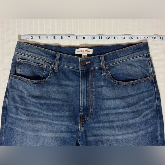 Lucky Brand 223 Straight Leg Jeans Men’s 33x30 Blue Medium Wash Whiskered - Picture 9 of 13